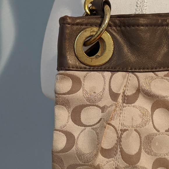 Vintage Coach - Picture 4 of 16